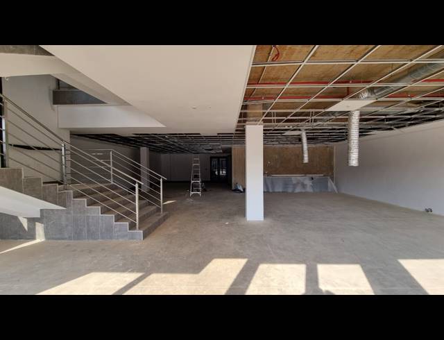 3,095M² WAREHOUSE TO LET IN GLEN MARAIS